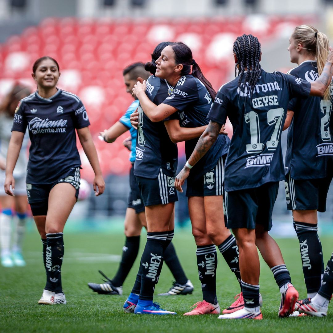 Jugadoras del América Femenil, tras un partido de la Liga MX